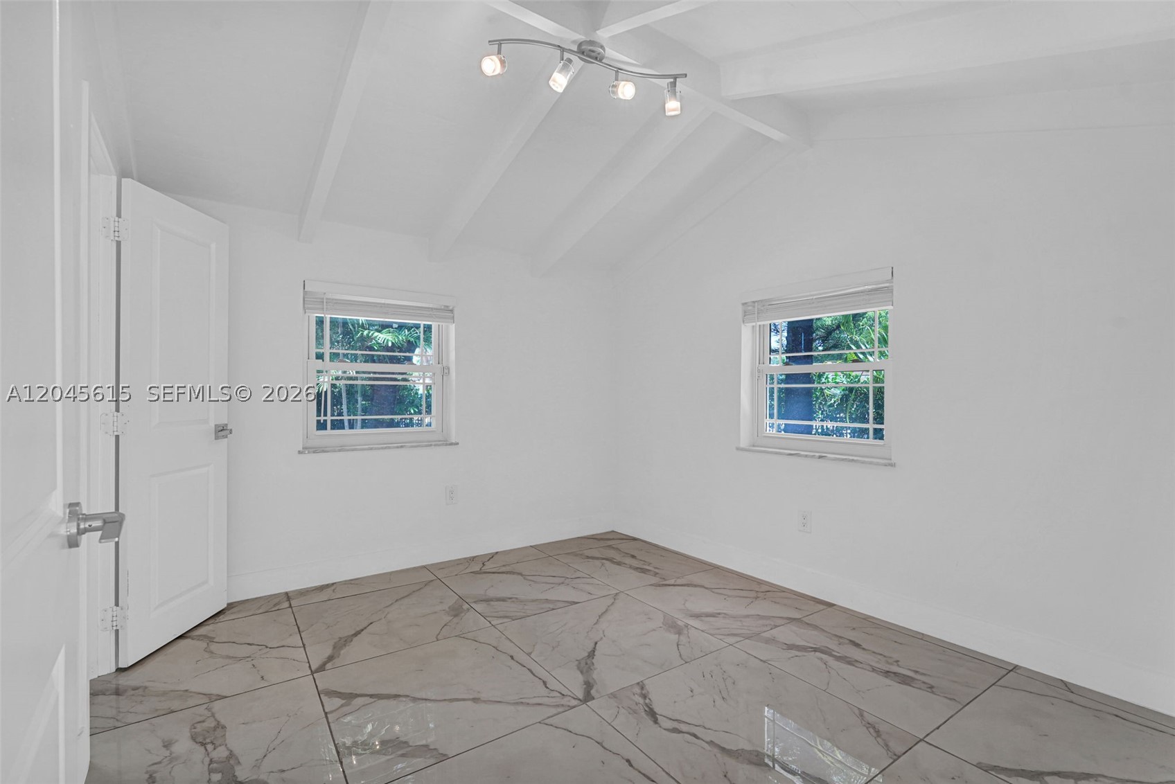15 NE 95th St Miami Shores, FL 33138