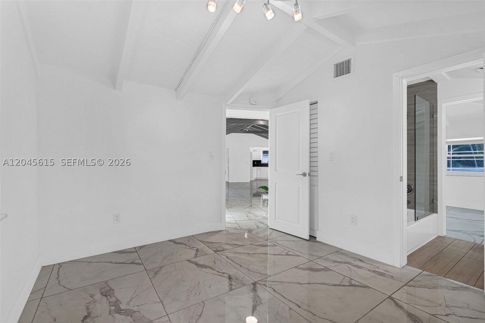 15 NE 95th St Miami Shores, FL 33138