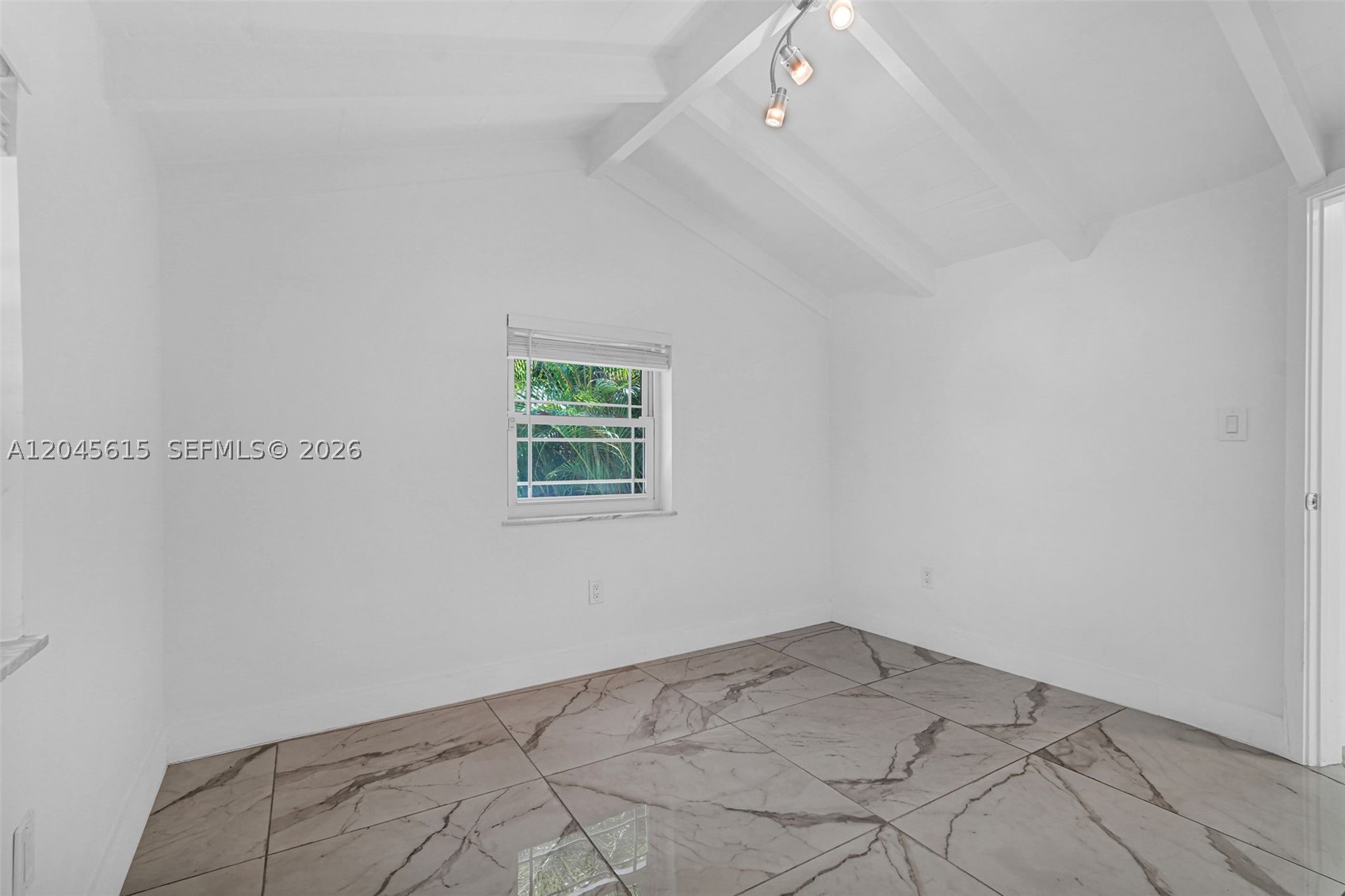 15 NE 95th St Miami Shores, FL 33138