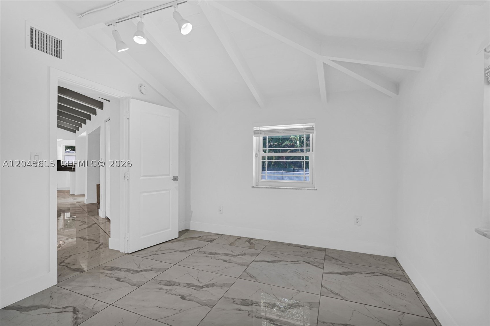 15 NE 95th St Miami Shores, FL 33138