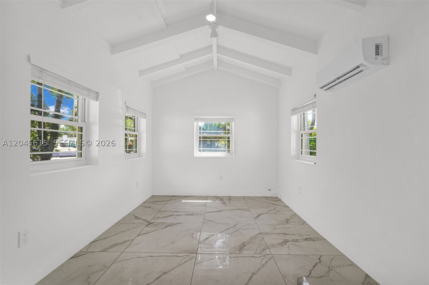15 NE 95th St Miami Shores, FL 33138