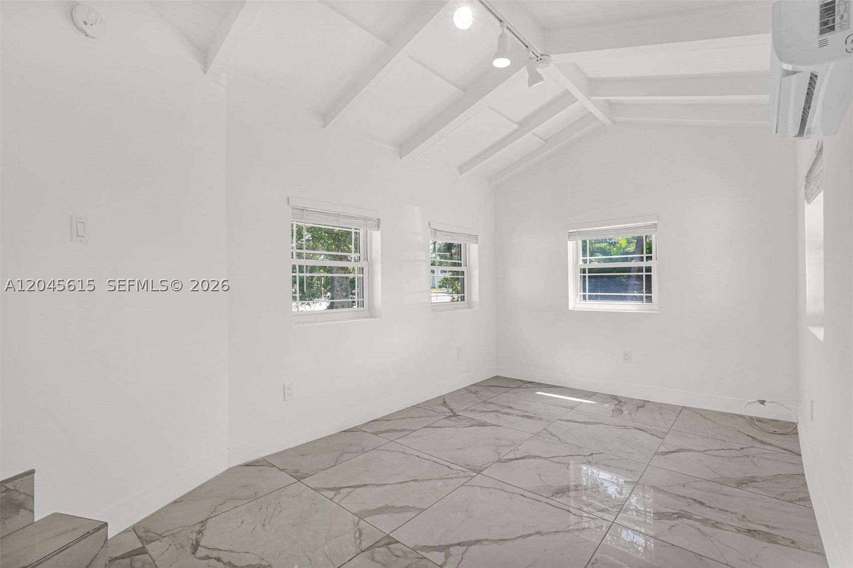 15 NE 95th St Miami Shores, FL 33138