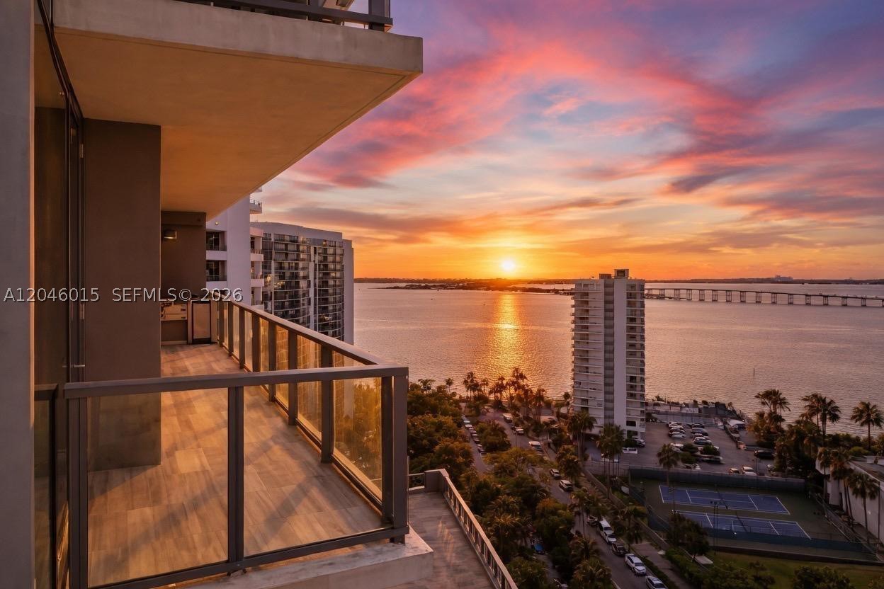 image Echo Brickell25