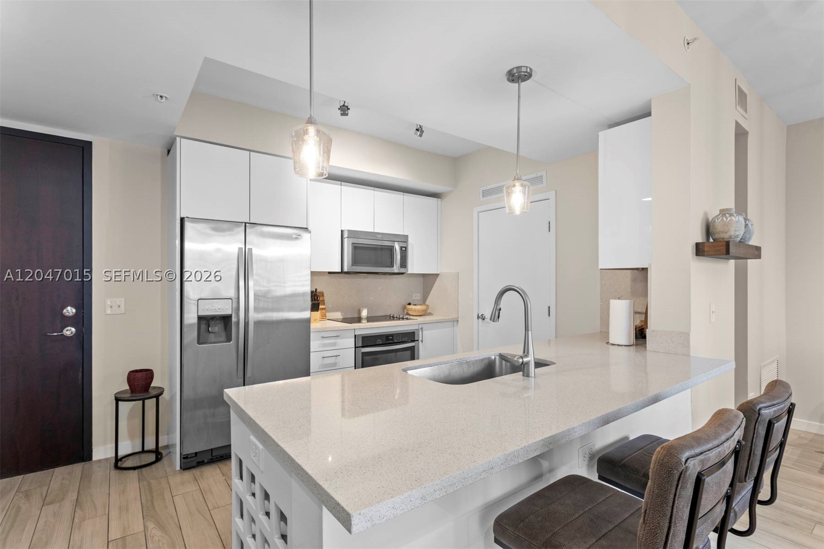 image Nine at Mary Brickell Village10