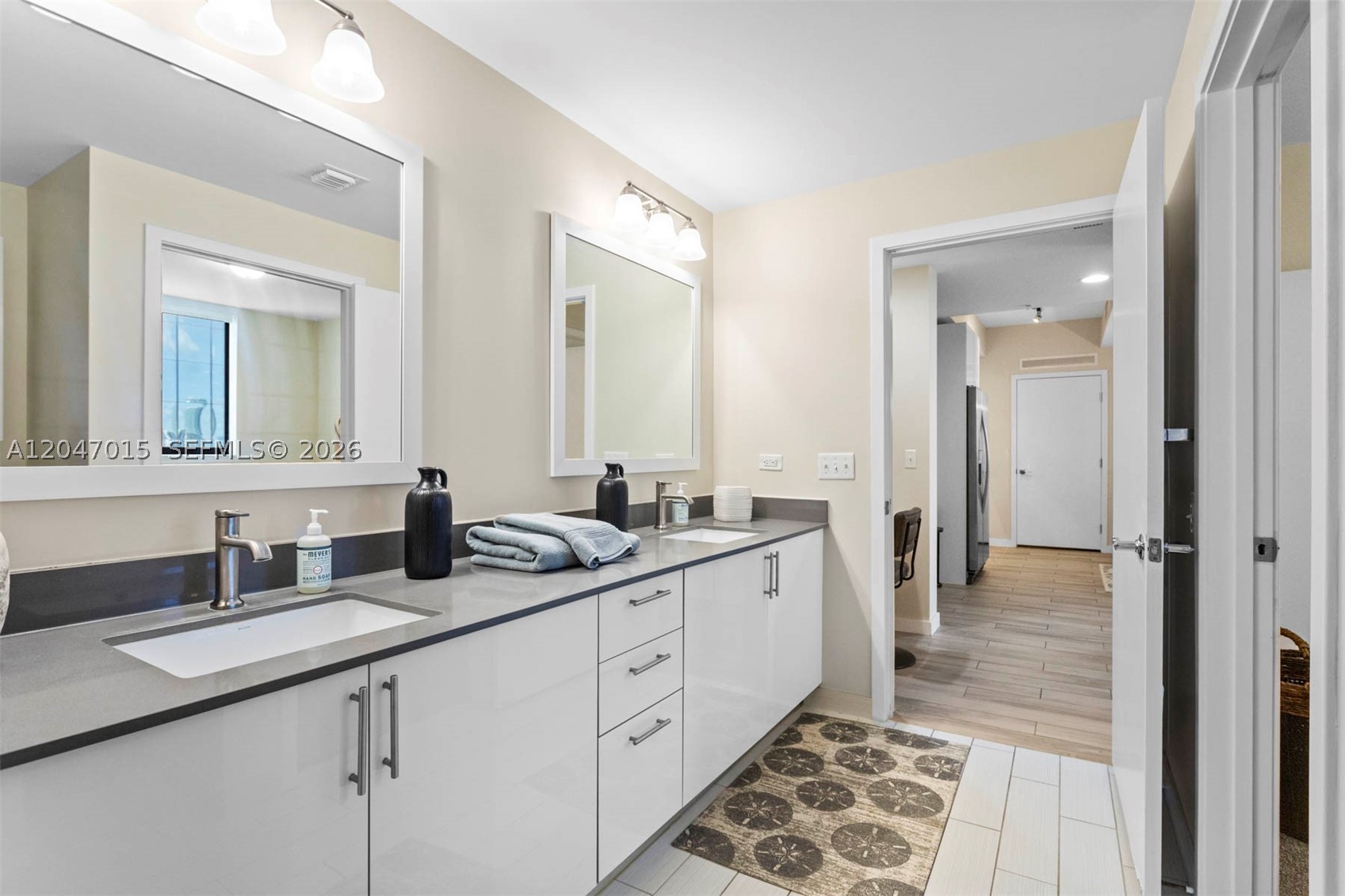 image Nine at Mary Brickell Village16