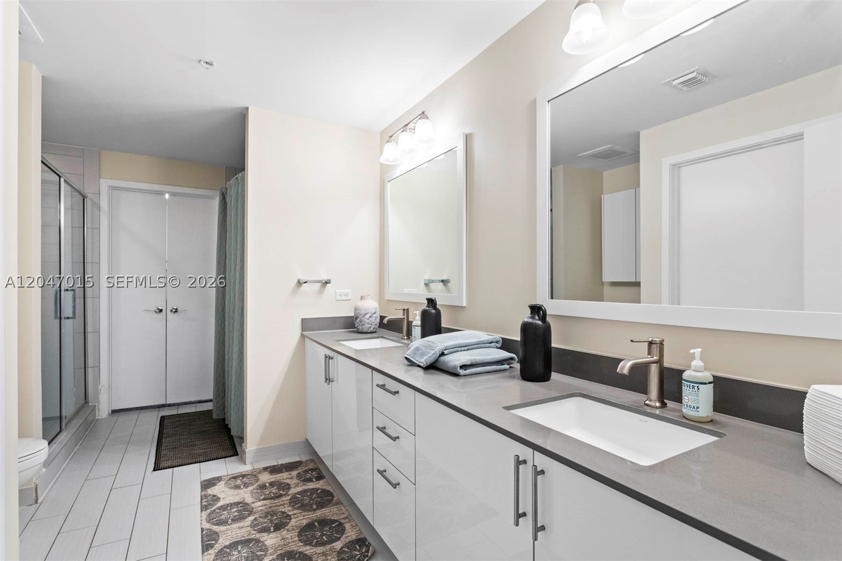 image Nine at Mary Brickell Village17