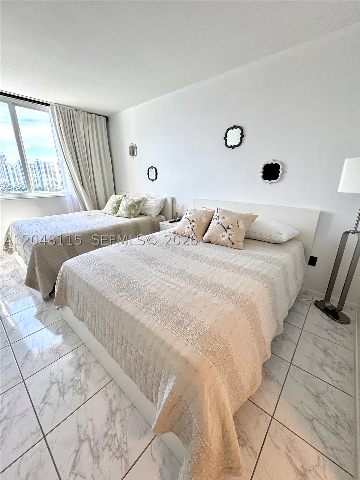 image Arlen House Condo13