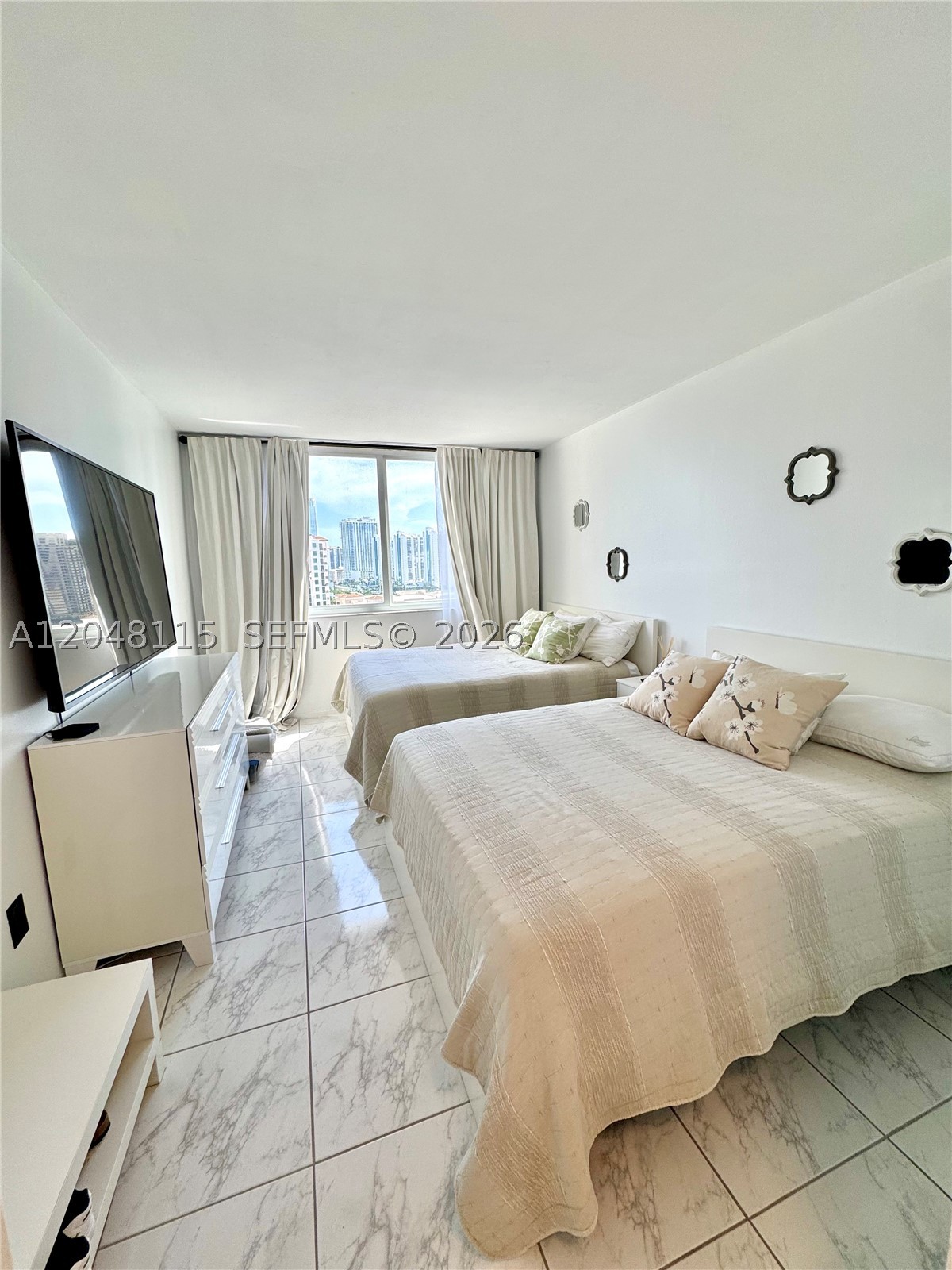 image Arlen House Condo14