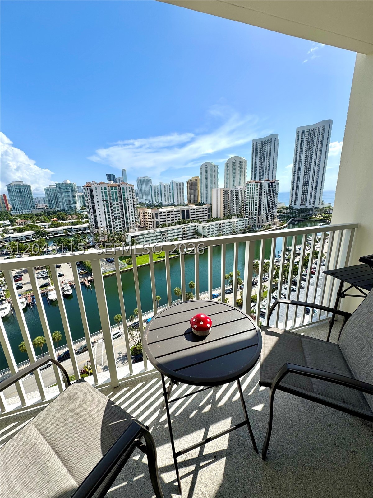 image Arlen House Condo3
