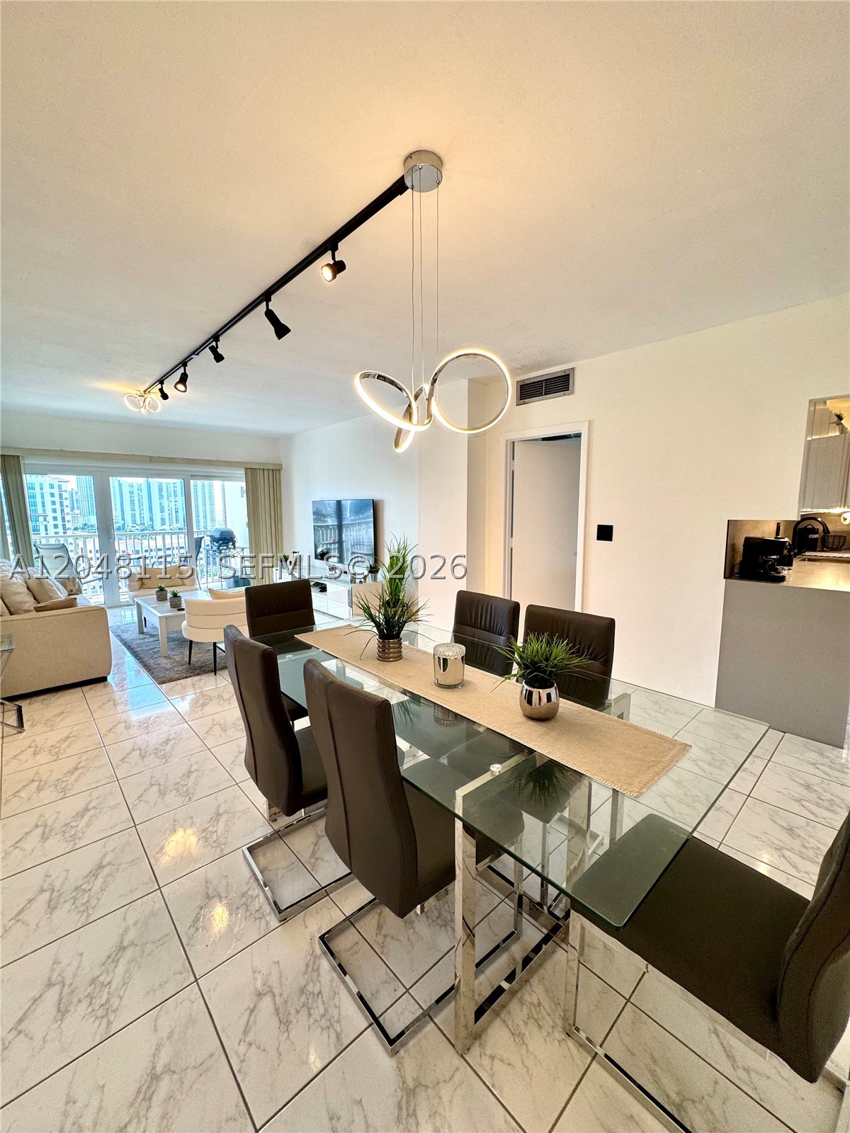image Arlen House Condo7