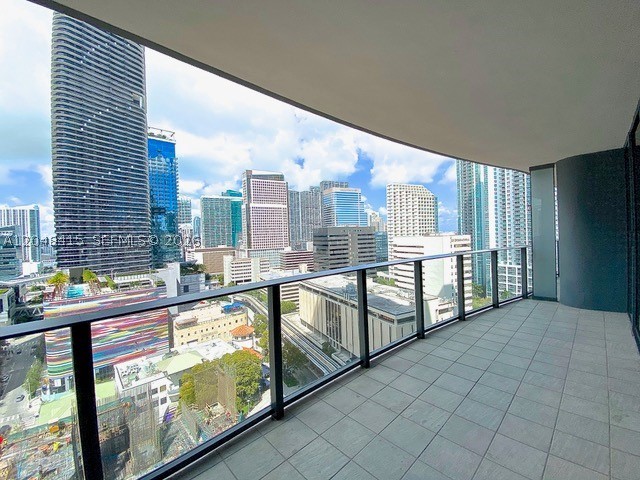 1000 Brickell Plz #1914