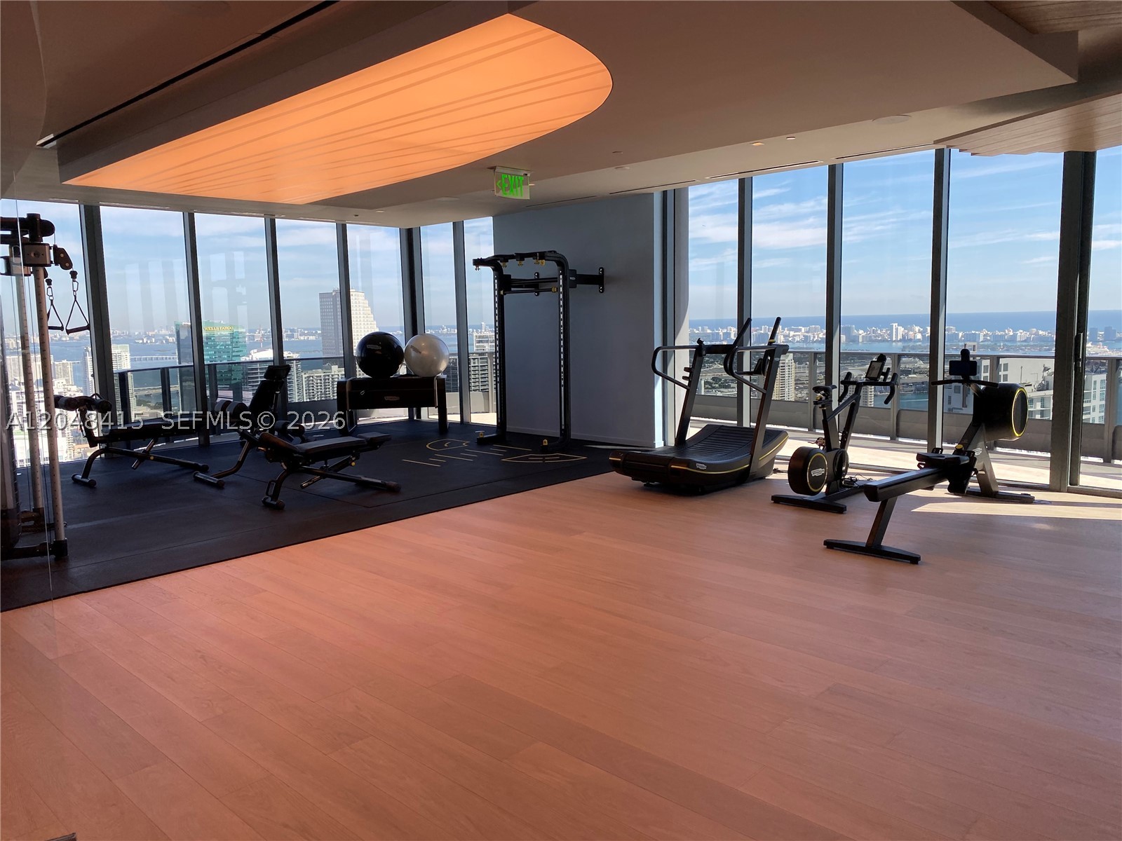 image Brickell Flatiron35