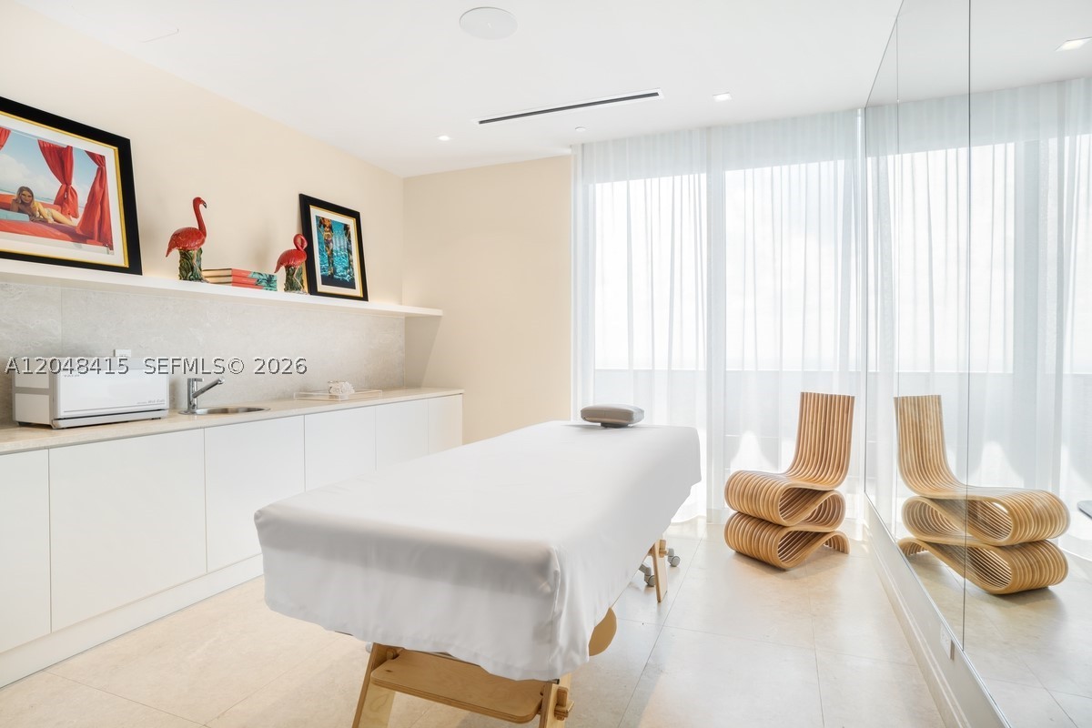 image Brickell Flatiron37