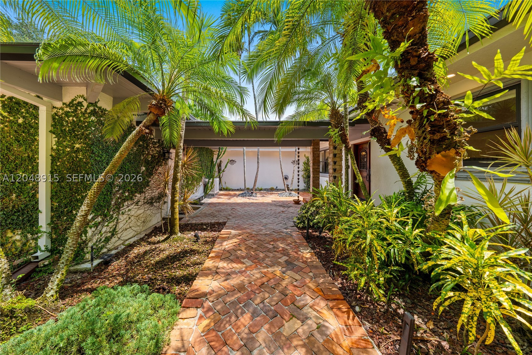 8735 SW 122nd St Miami, FL 33176
