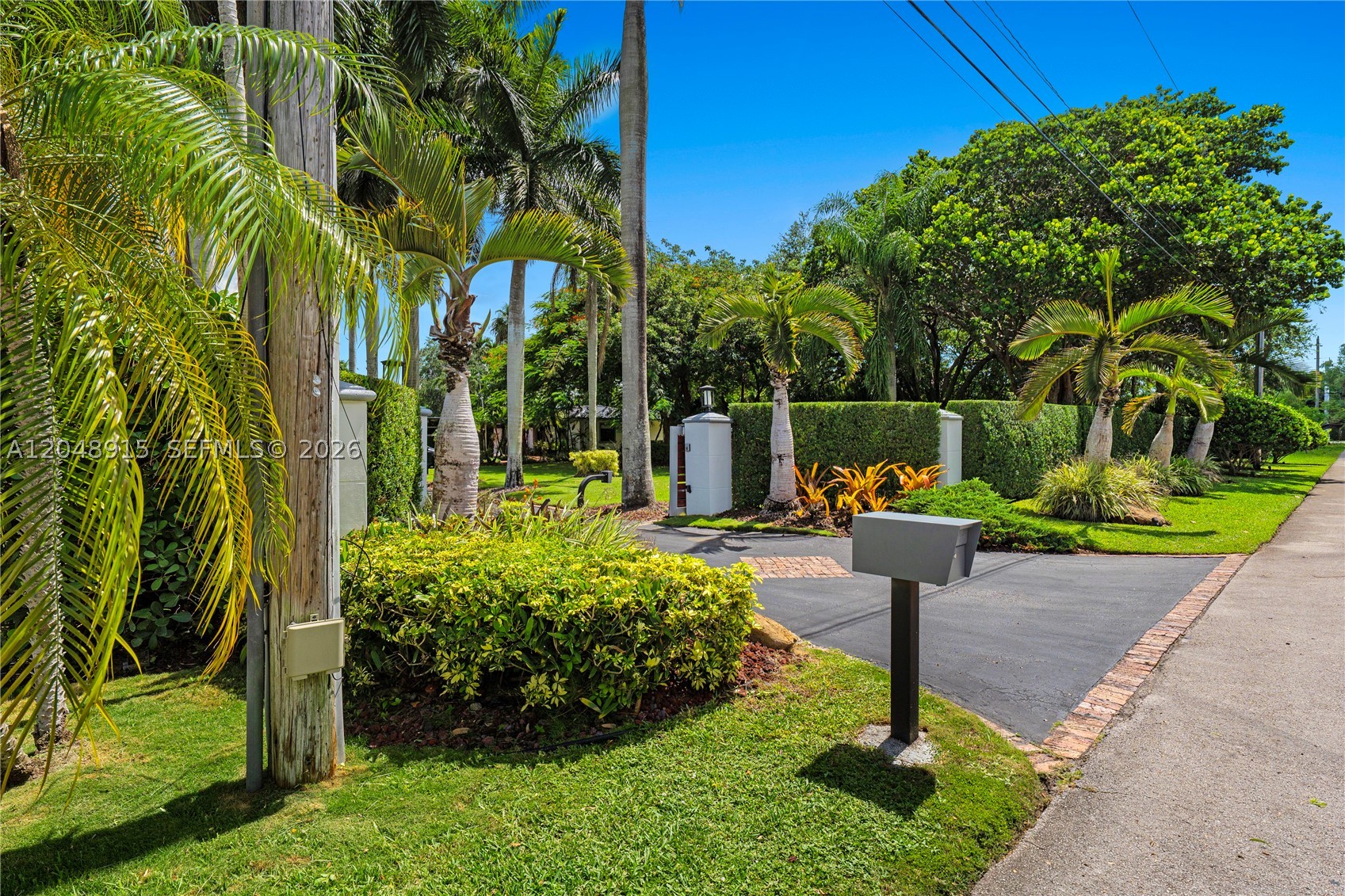 8735 SW 122nd St Miami, FL 33176