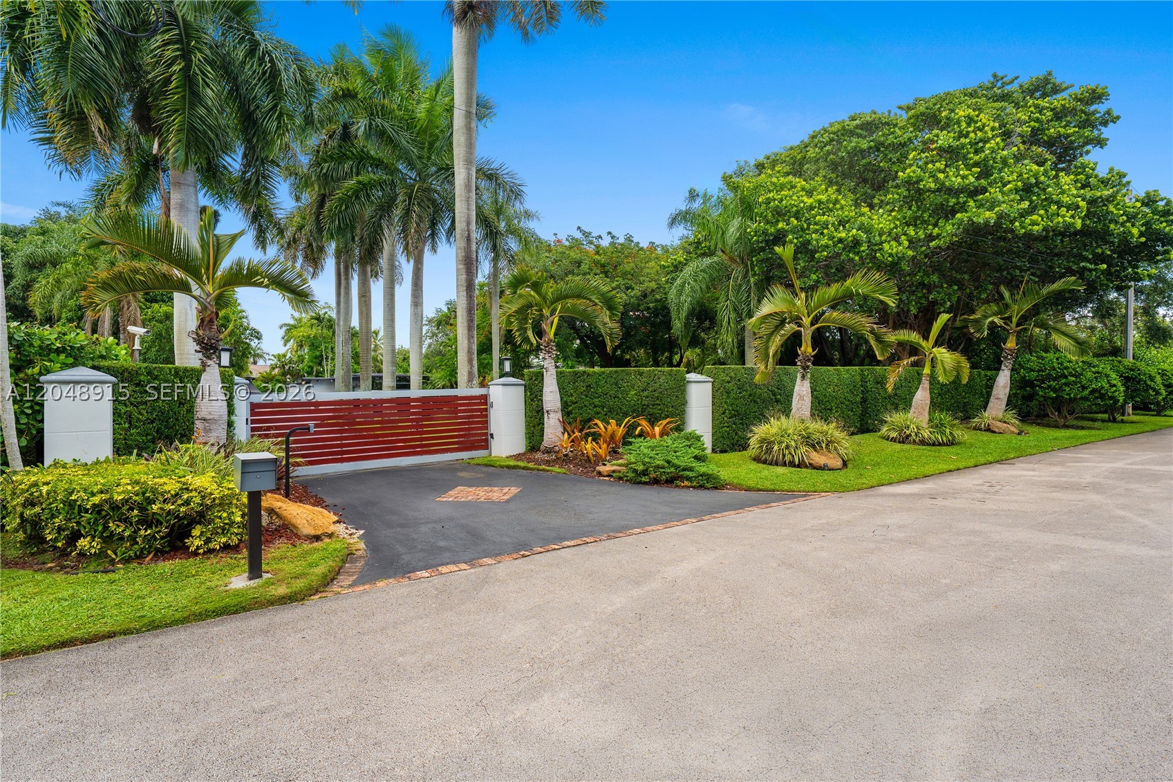 8735 SW 122nd St Miami, FL 33176