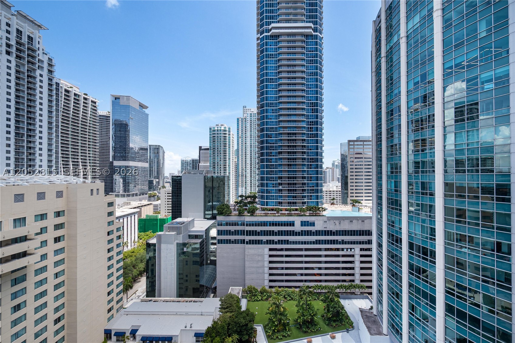 image The Club at Brickell Bay23