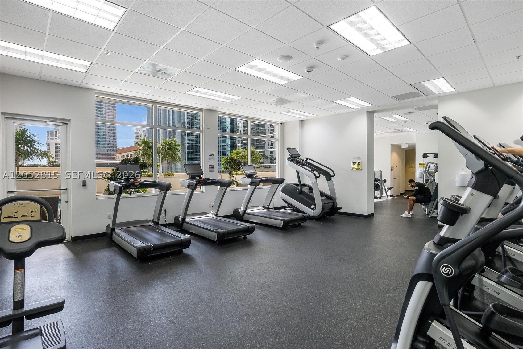 image The Club at Brickell Bay29