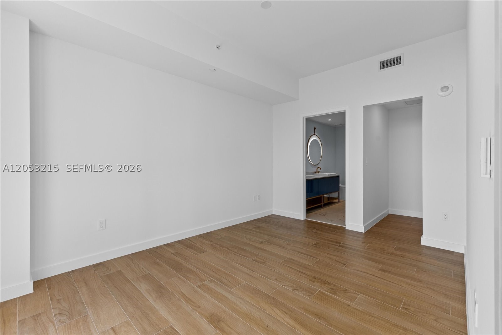 2678 Tigertail Ave #1605 Miami, FL 33133