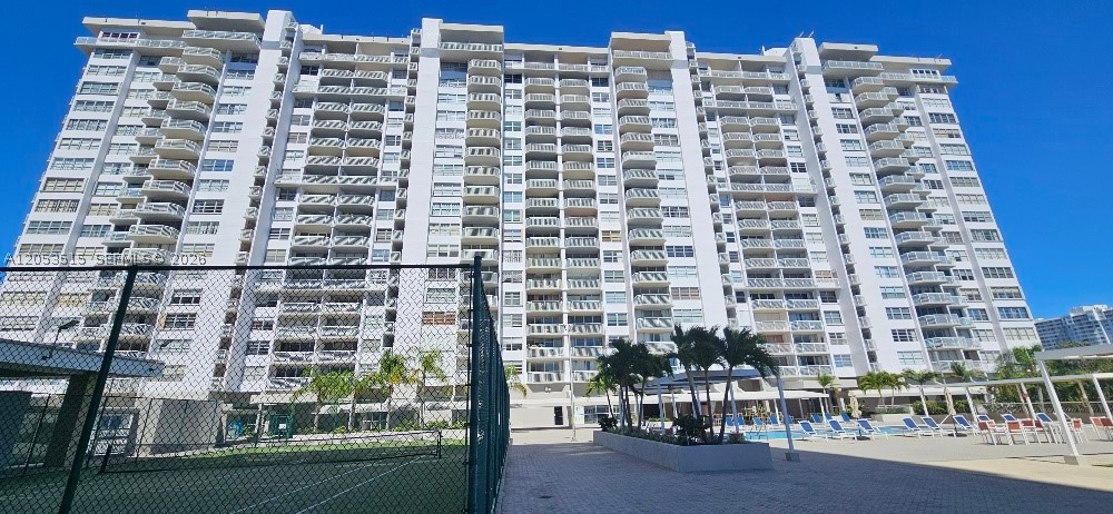 18071 Biscayne Blvd #1402 Aventura, FL 33160