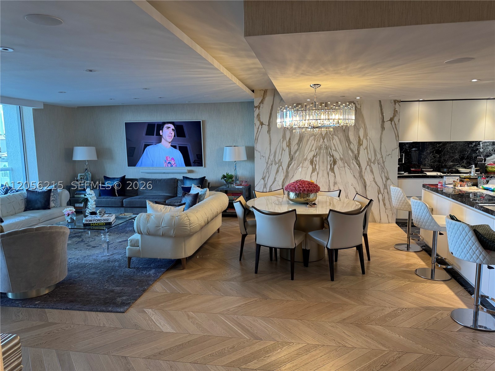6000 Island Blvd #402