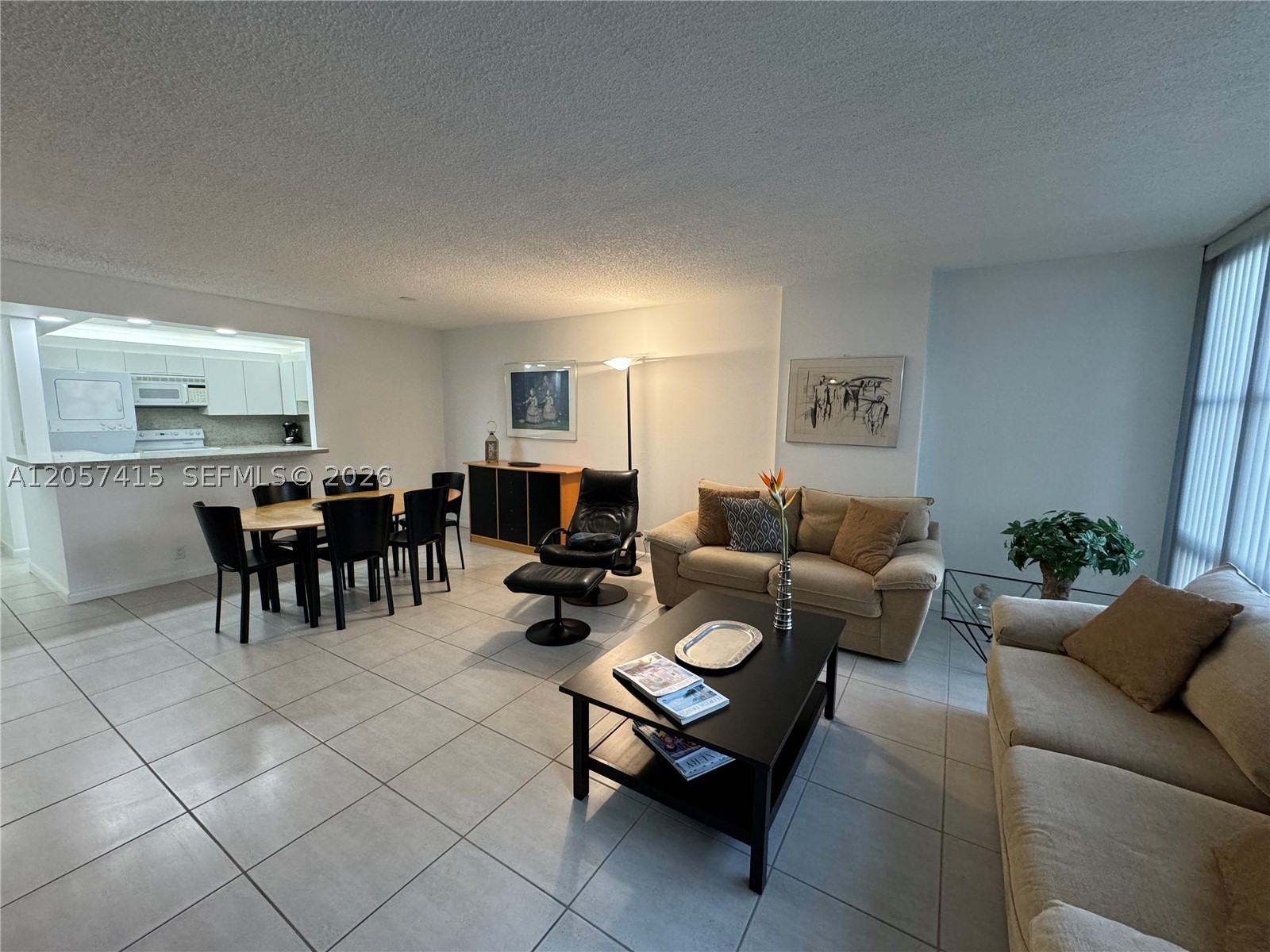 image Brickell Place I0