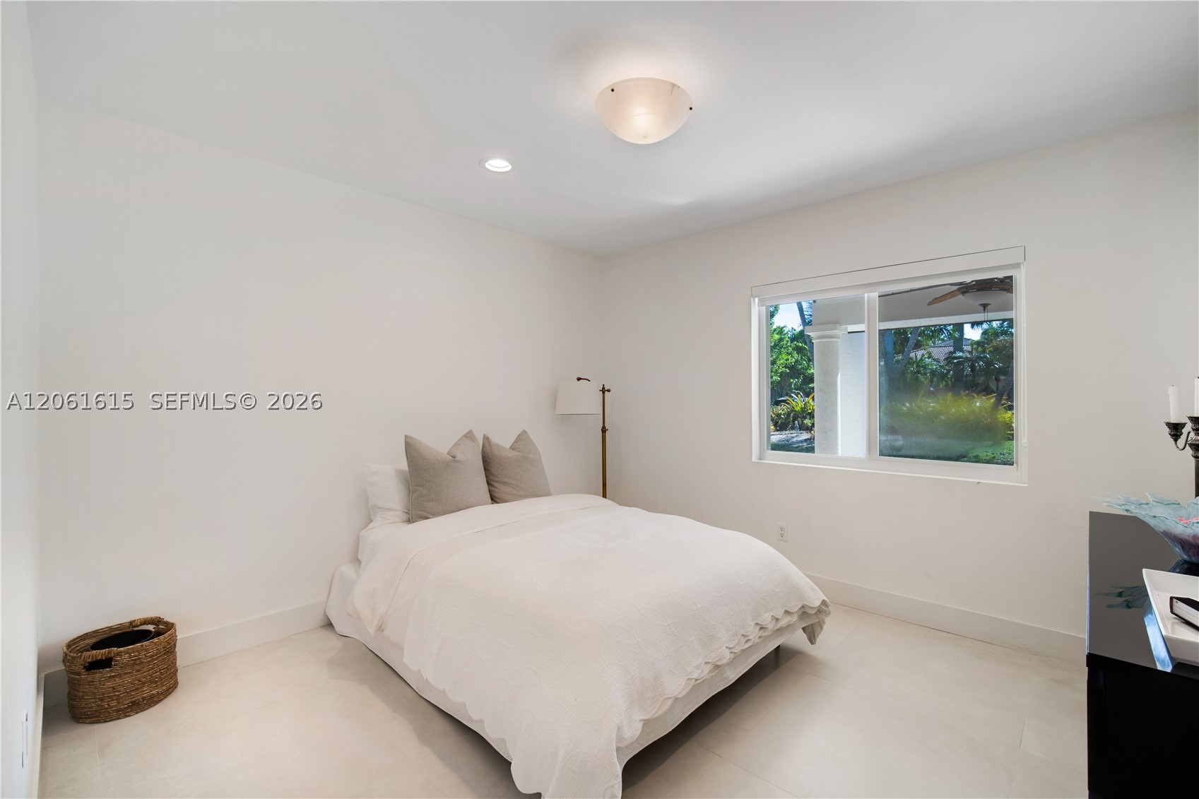 324 Caribbean Rd Key Biscayne, FL 33149