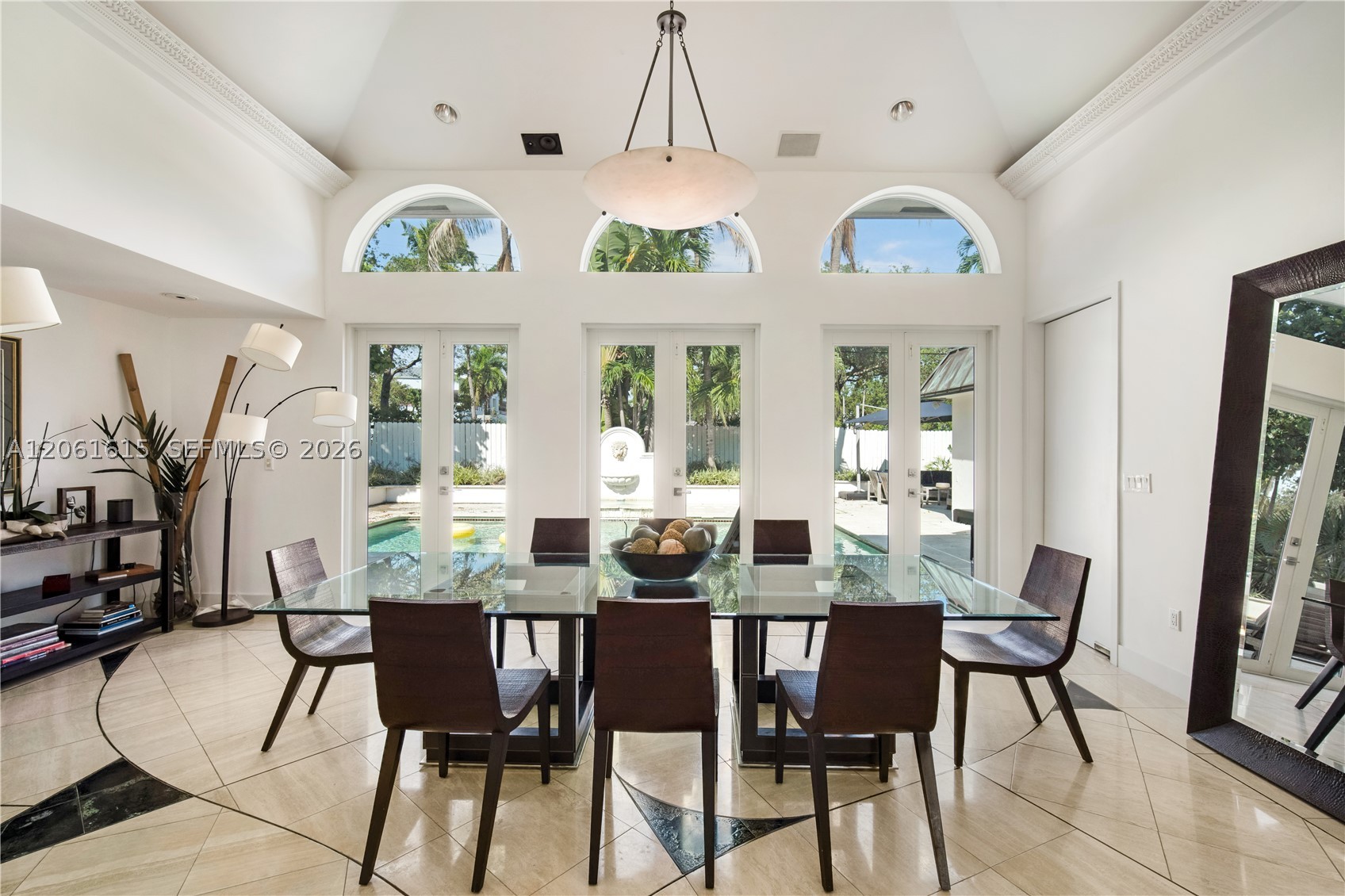 324 Caribbean Rd Key Biscayne, FL 33149
