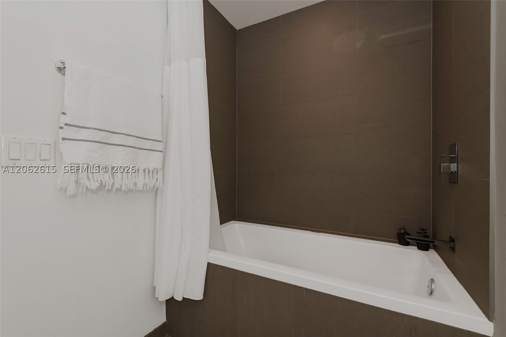 image The Bond on Brickell25