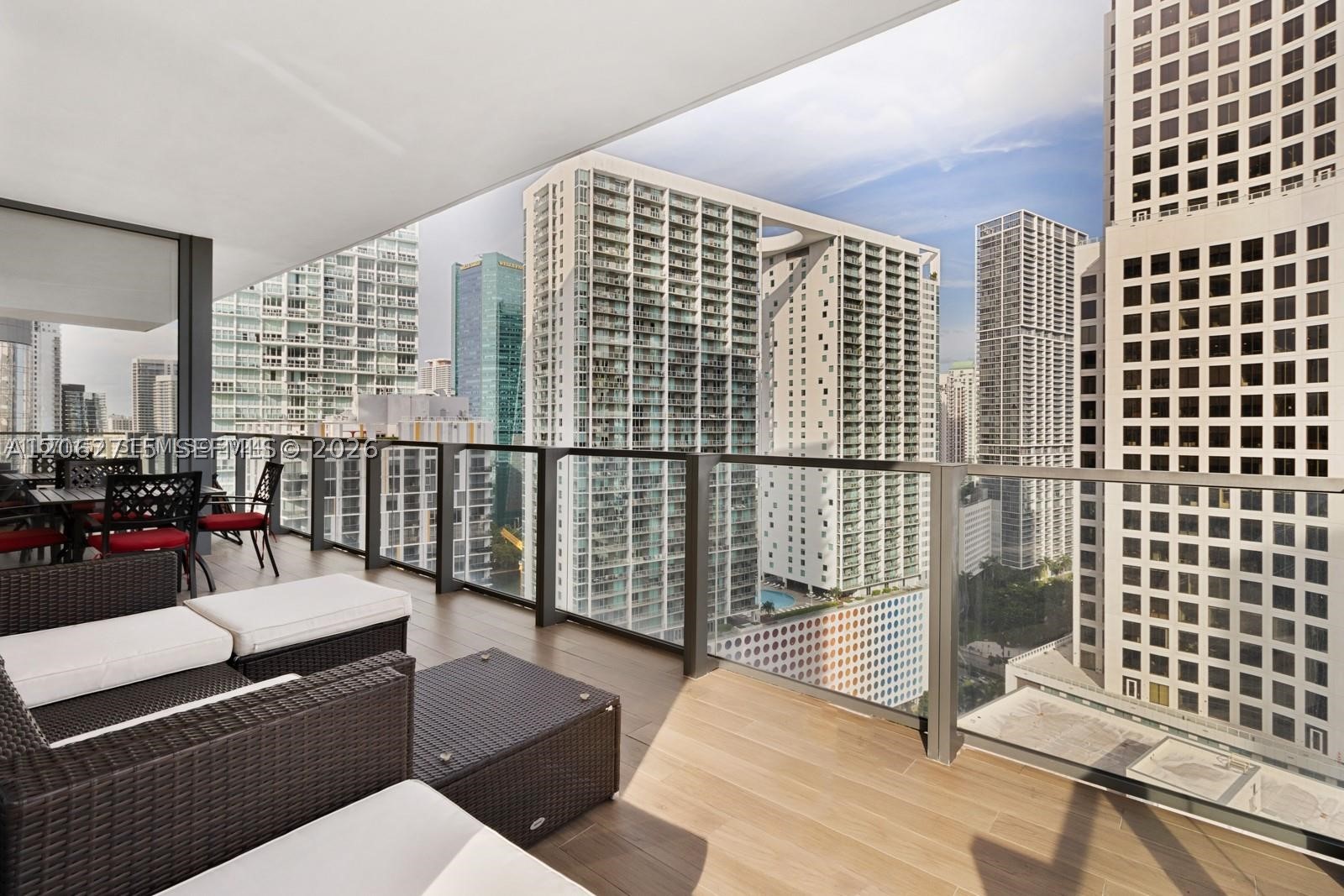 68 SE 6th St #2101 Miami, FL 33131