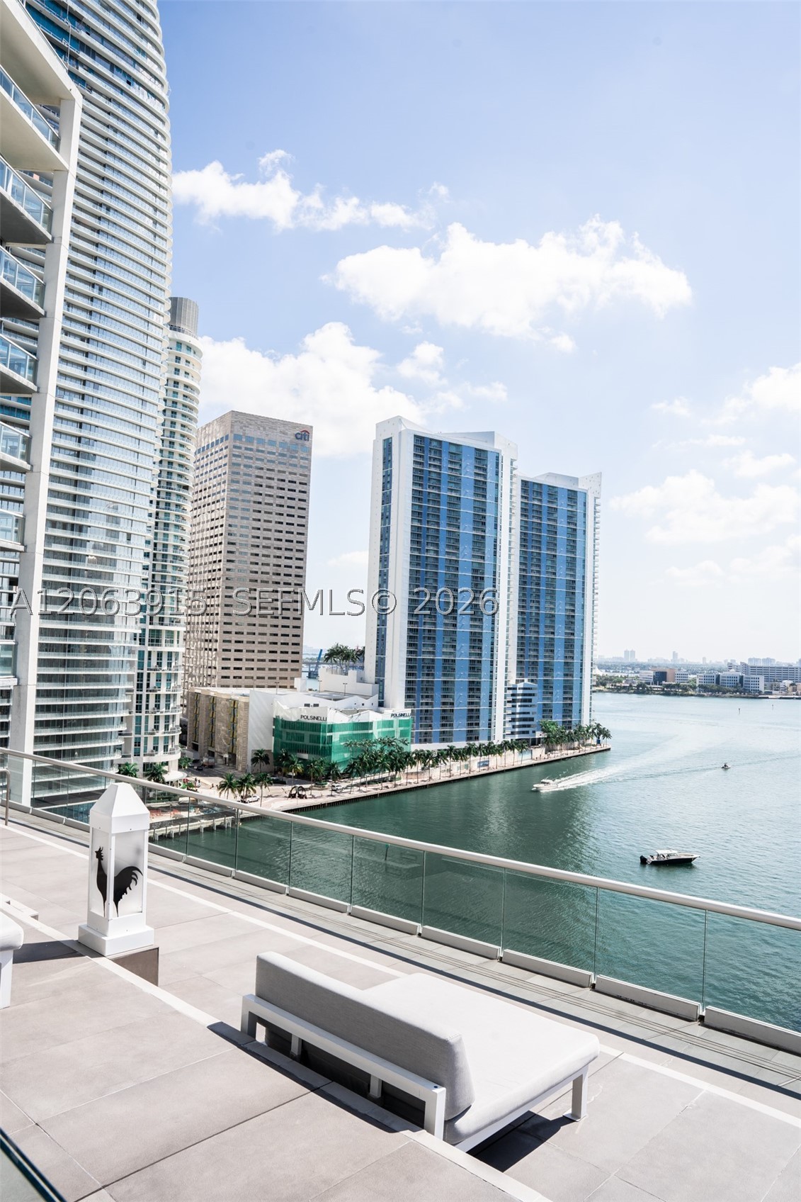 image Icon Brickell I18