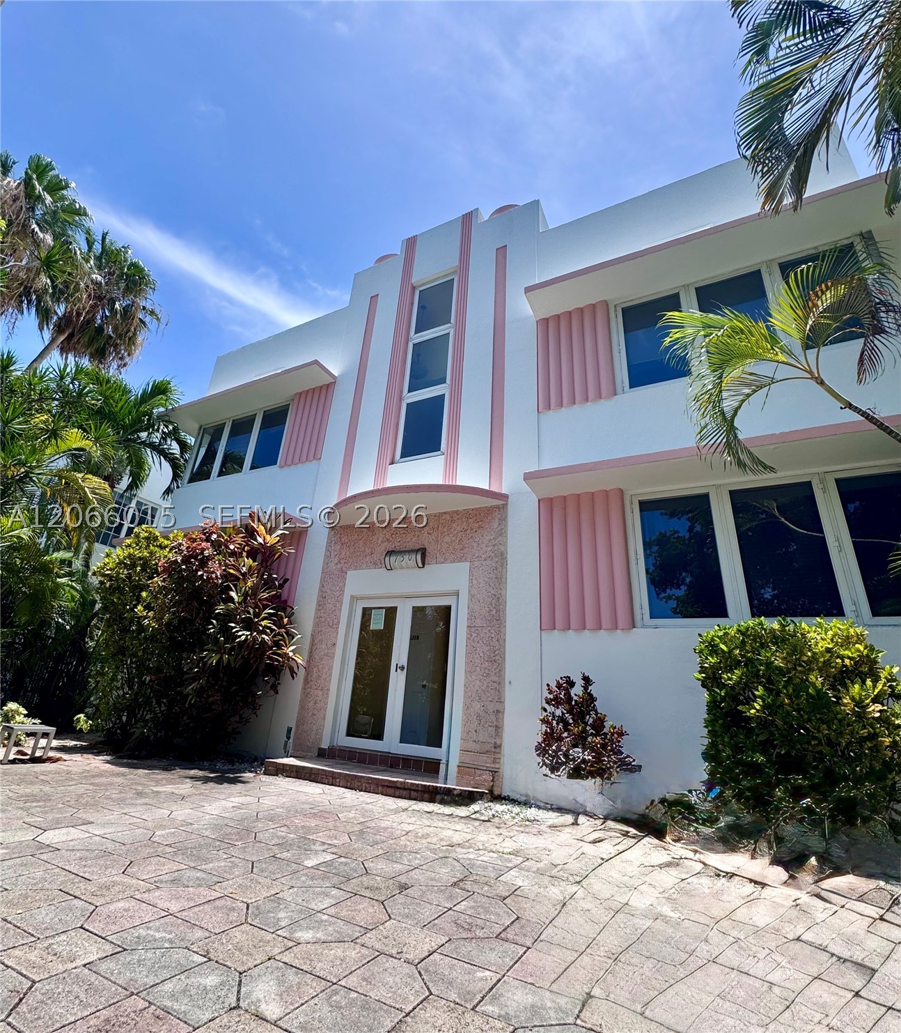 750 Jefferson Ave #04