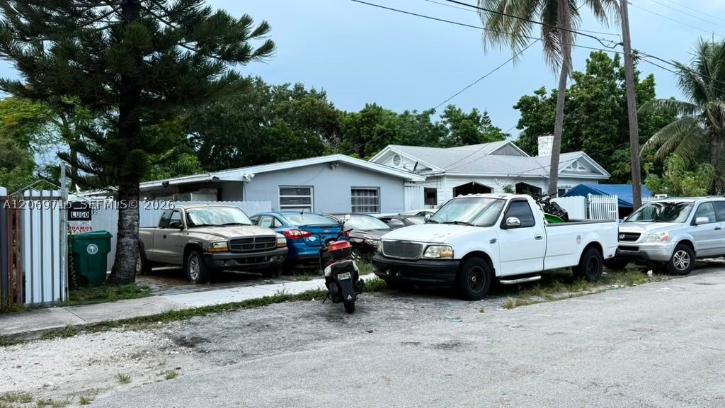 6220 NE Miami Pl Miami, FL 33138