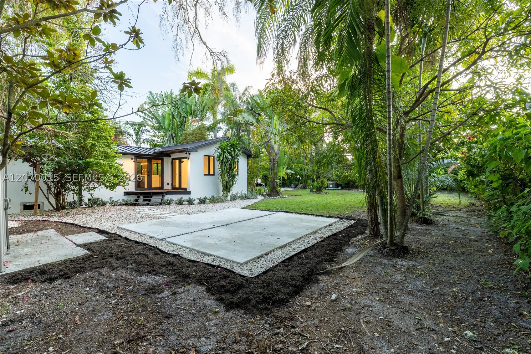 10901 NE 3rd Ave Miami, FL 33161