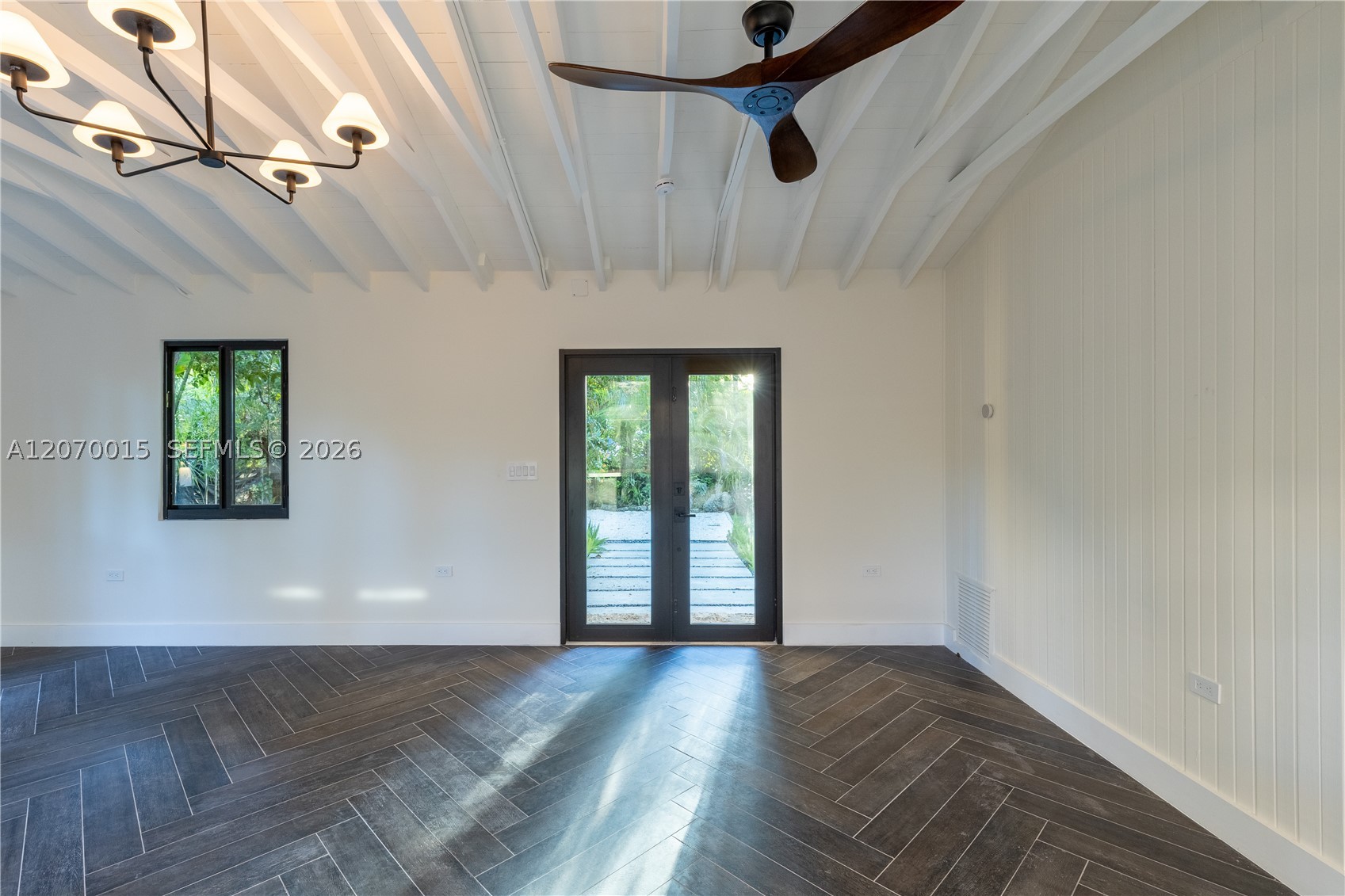 10901 NE 3rd Ave Miami, FL 33161