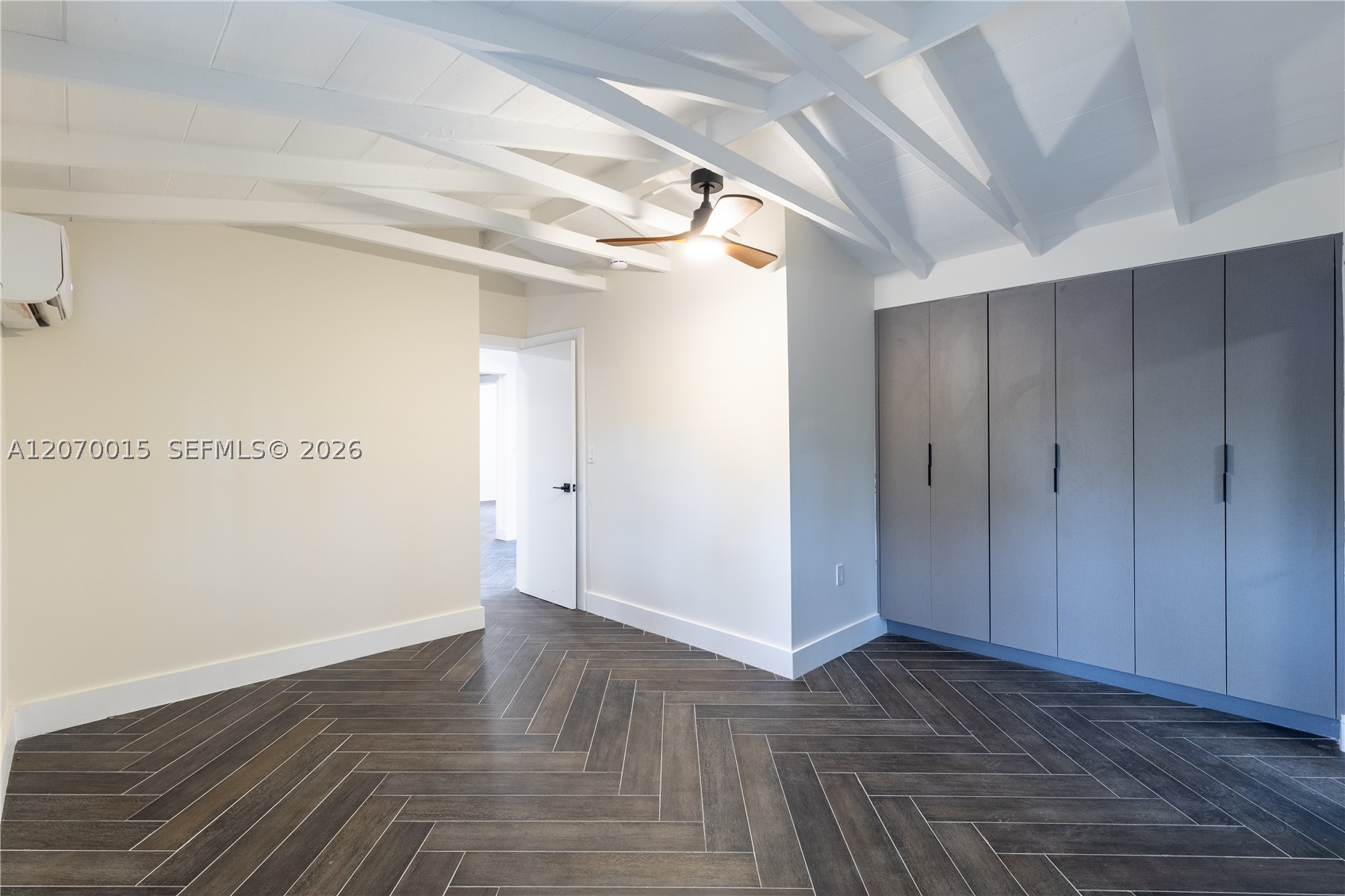 10901 NE 3rd Ave Miami, FL 33161