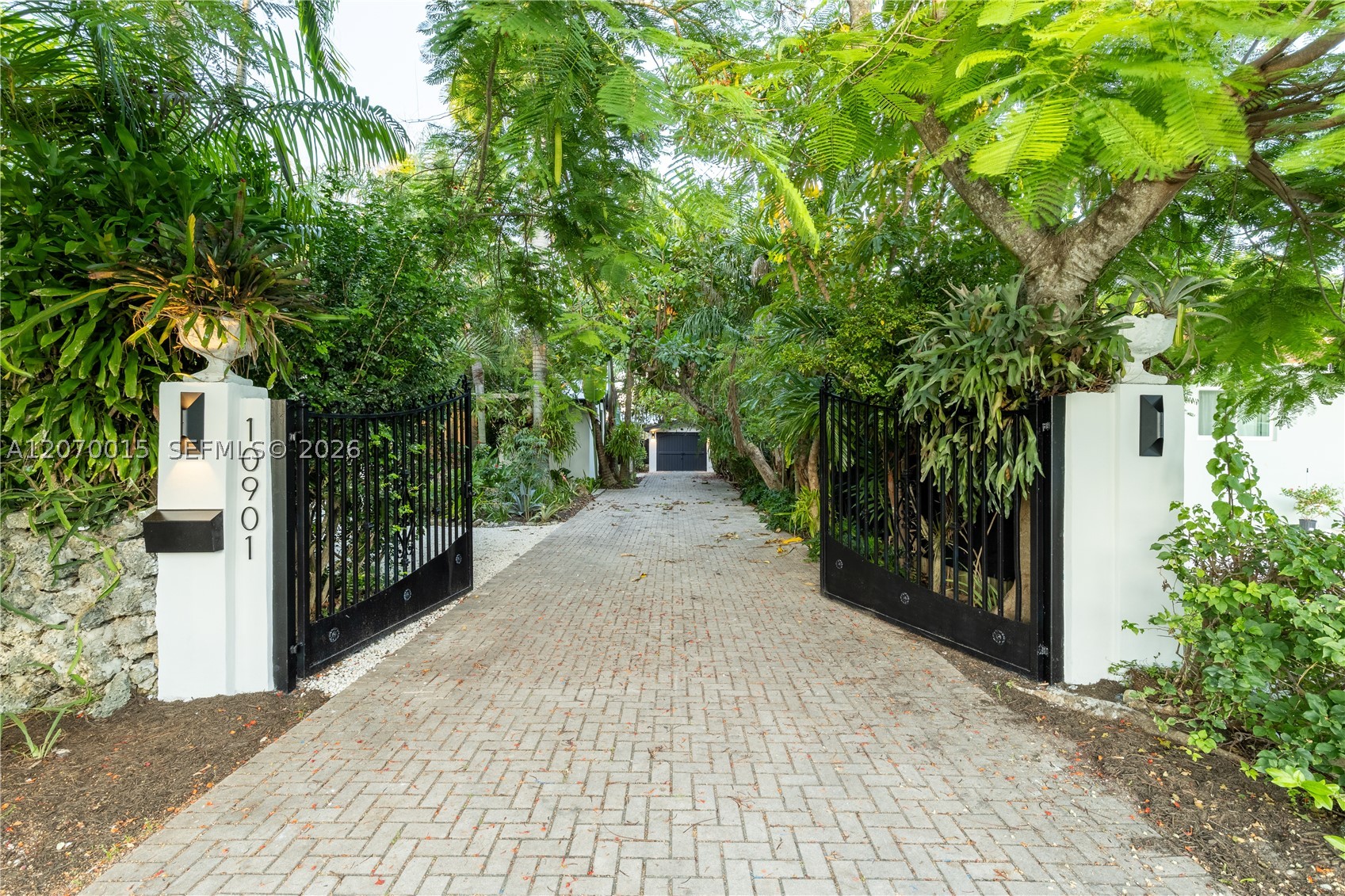 10901 NE 3rd Ave Miami, FL 33161