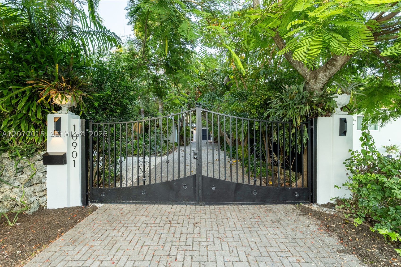 10901 NE 3rd Ave Miami, FL 33161