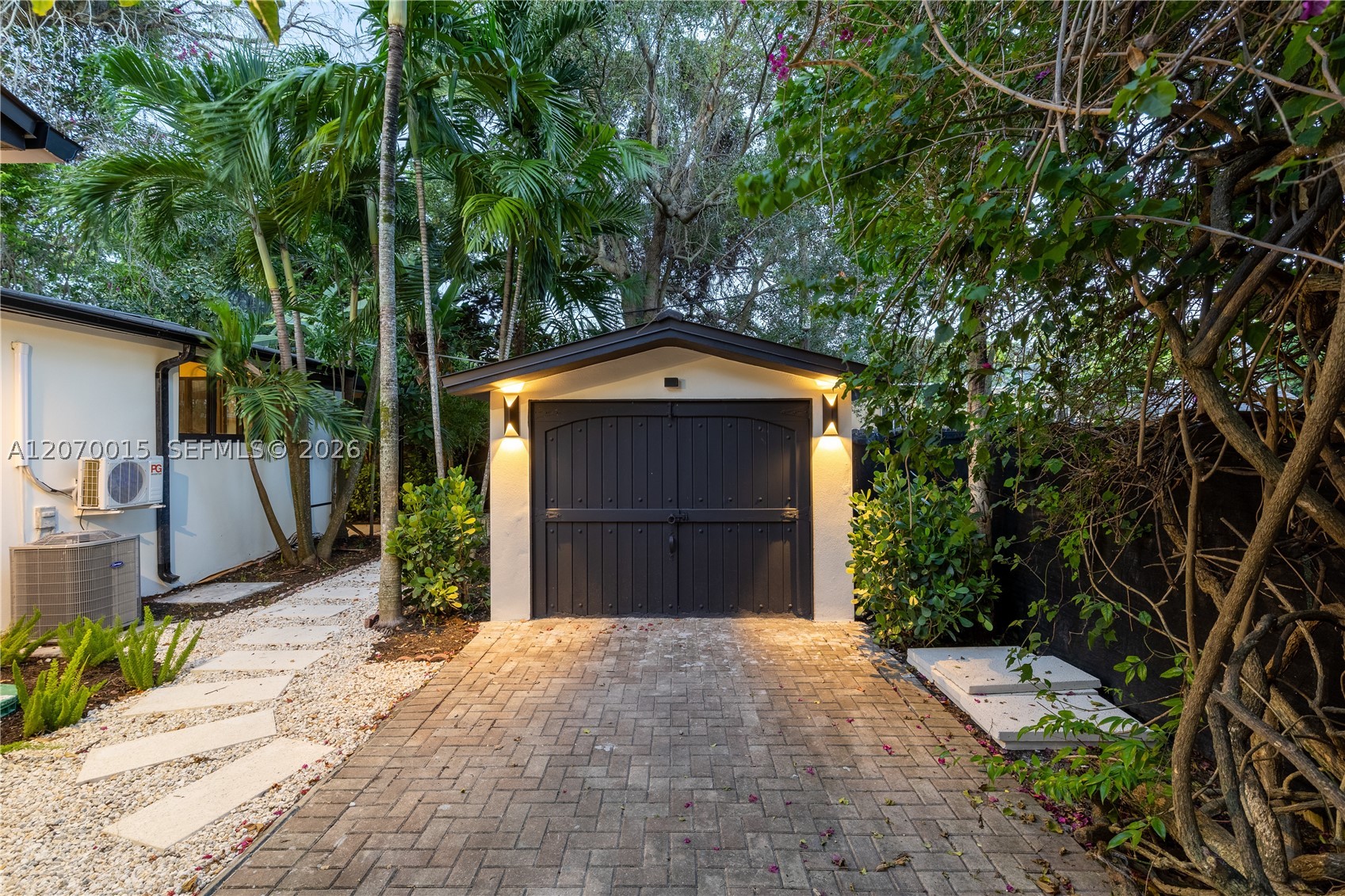 10901 NE 3rd Ave Miami, FL 33161