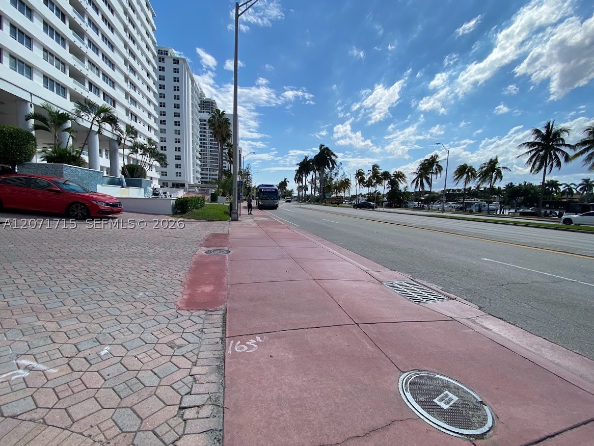 5005 Collins Ave #722
