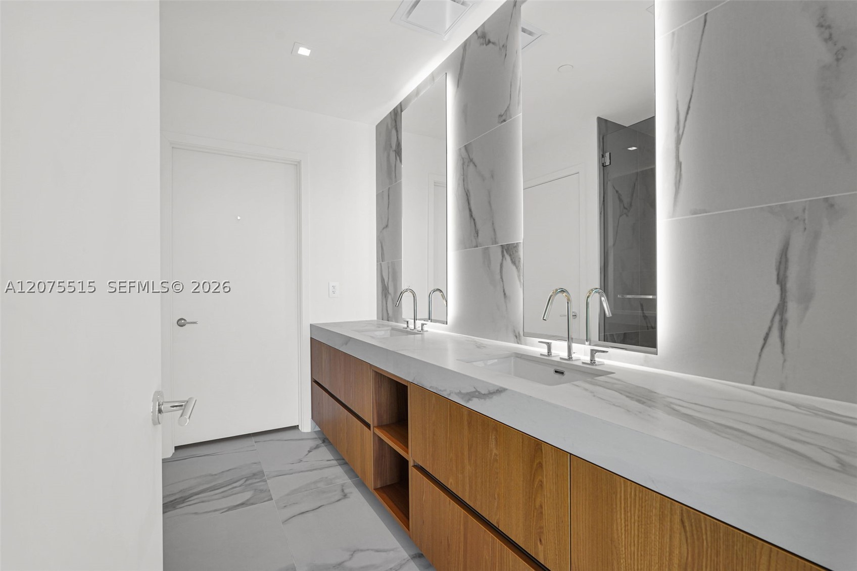 1400 Biscayne Blvd #1706 Miami, FL 33132