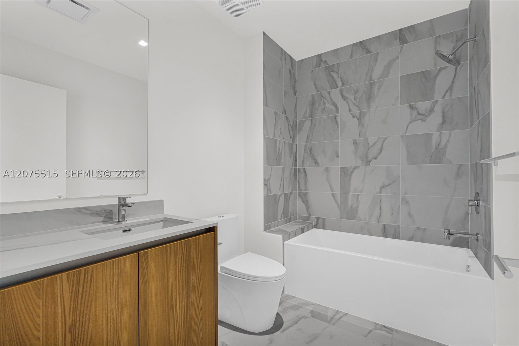 1400 Biscayne Blvd #1706 Miami, FL 33132