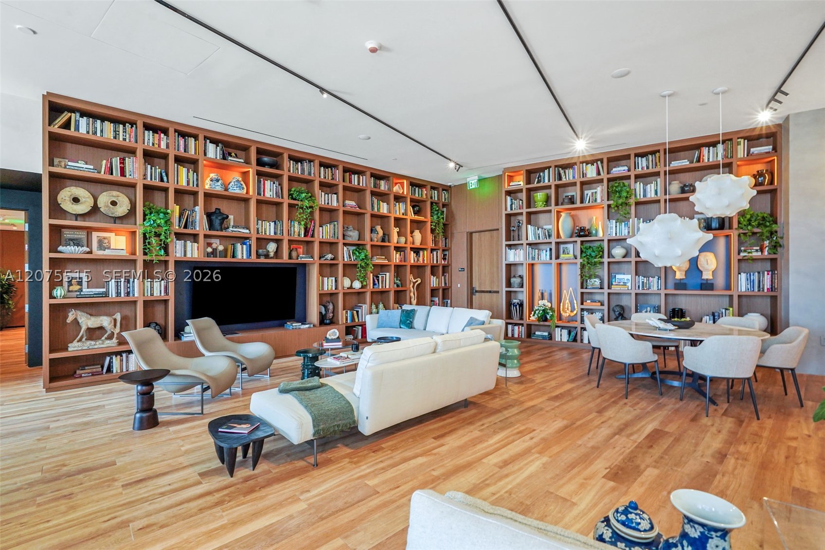 1400 Biscayne Blvd #1706 Miami, FL 33132