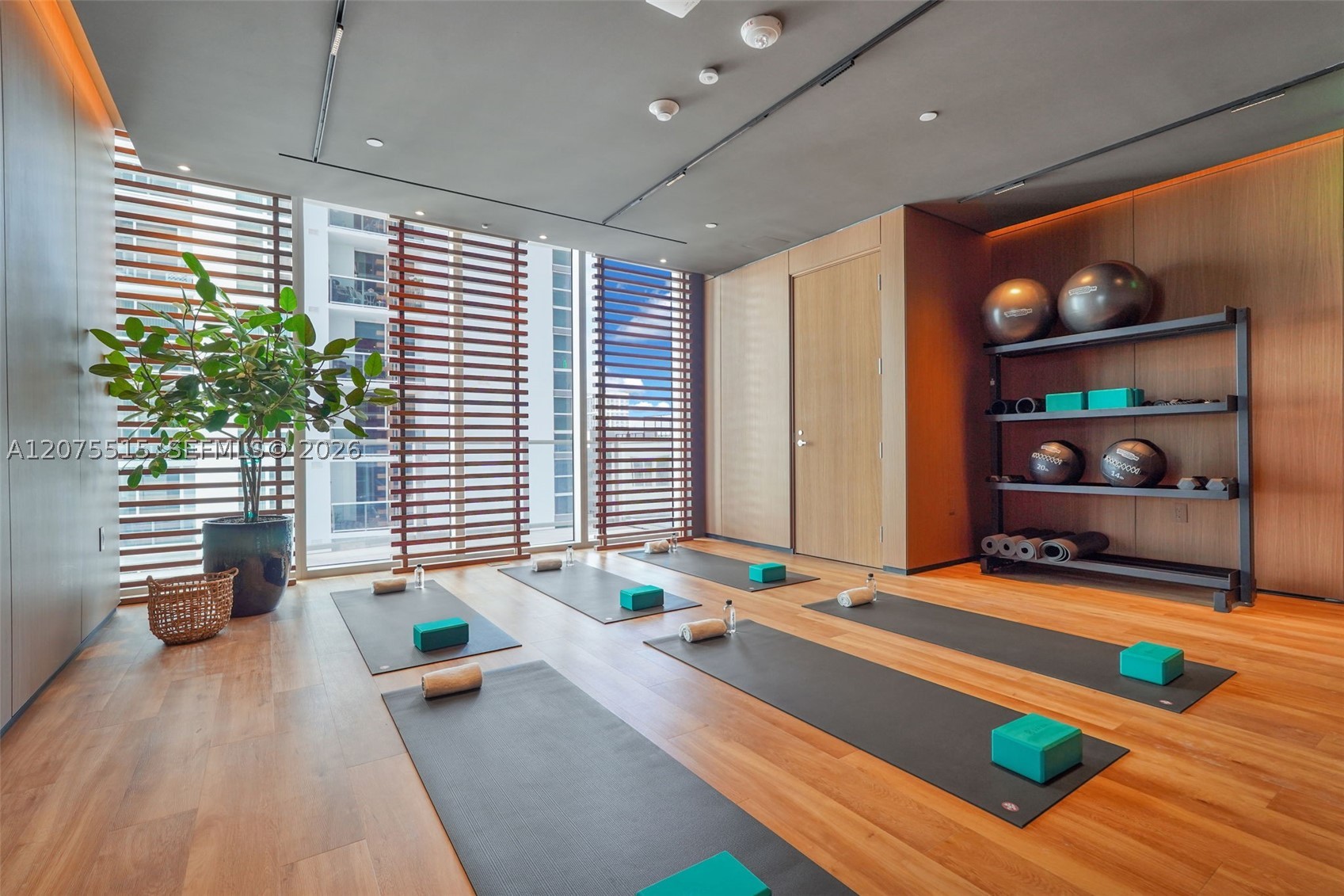 1400 Biscayne Blvd #1706 Miami, FL 33132
