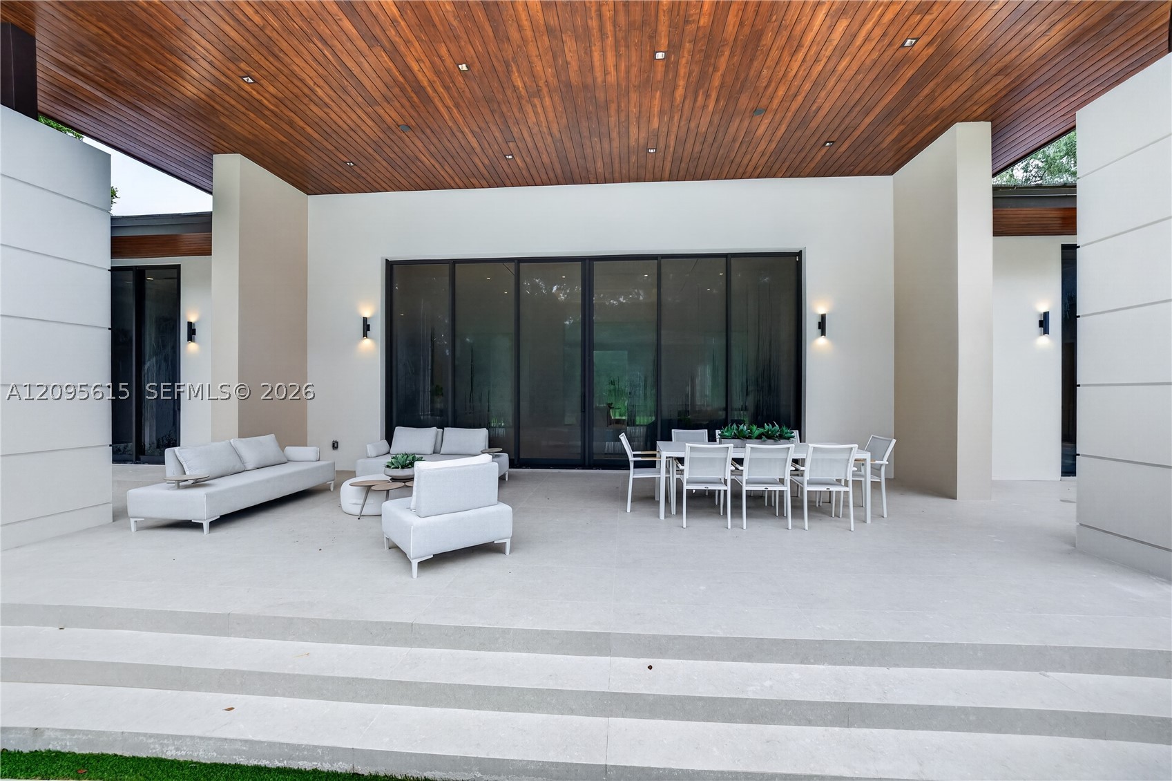 9999 SW 87th Ct Miami, FL 33176