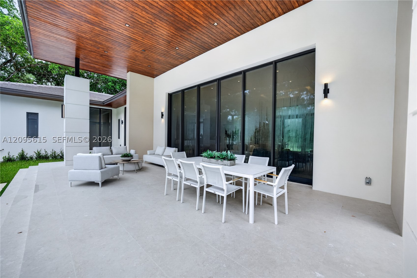 9999 SW 87th Ct Miami, FL 33176