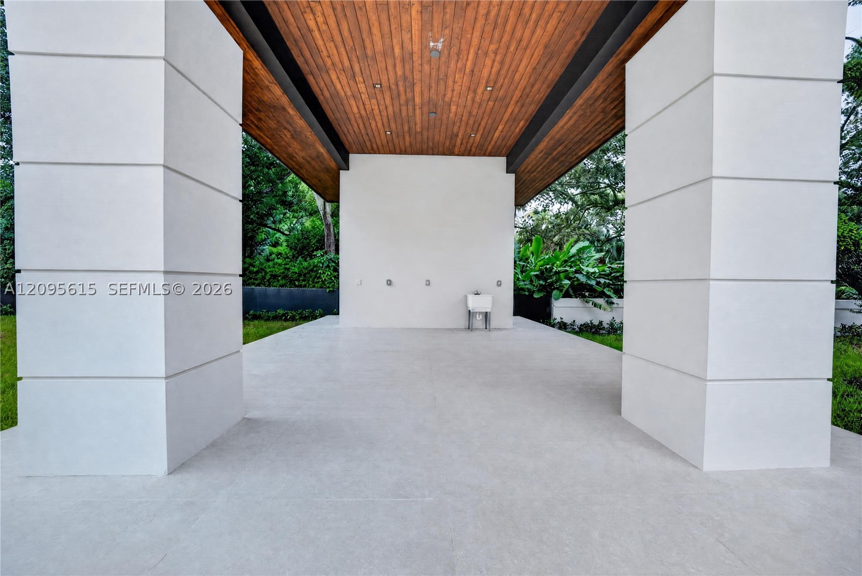 9999 SW 87th Ct Miami, FL 33176