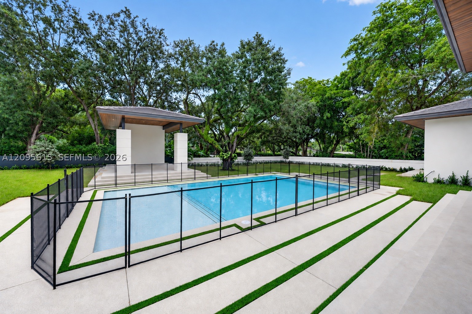9999 SW 87th Ct Miami, FL 33176
