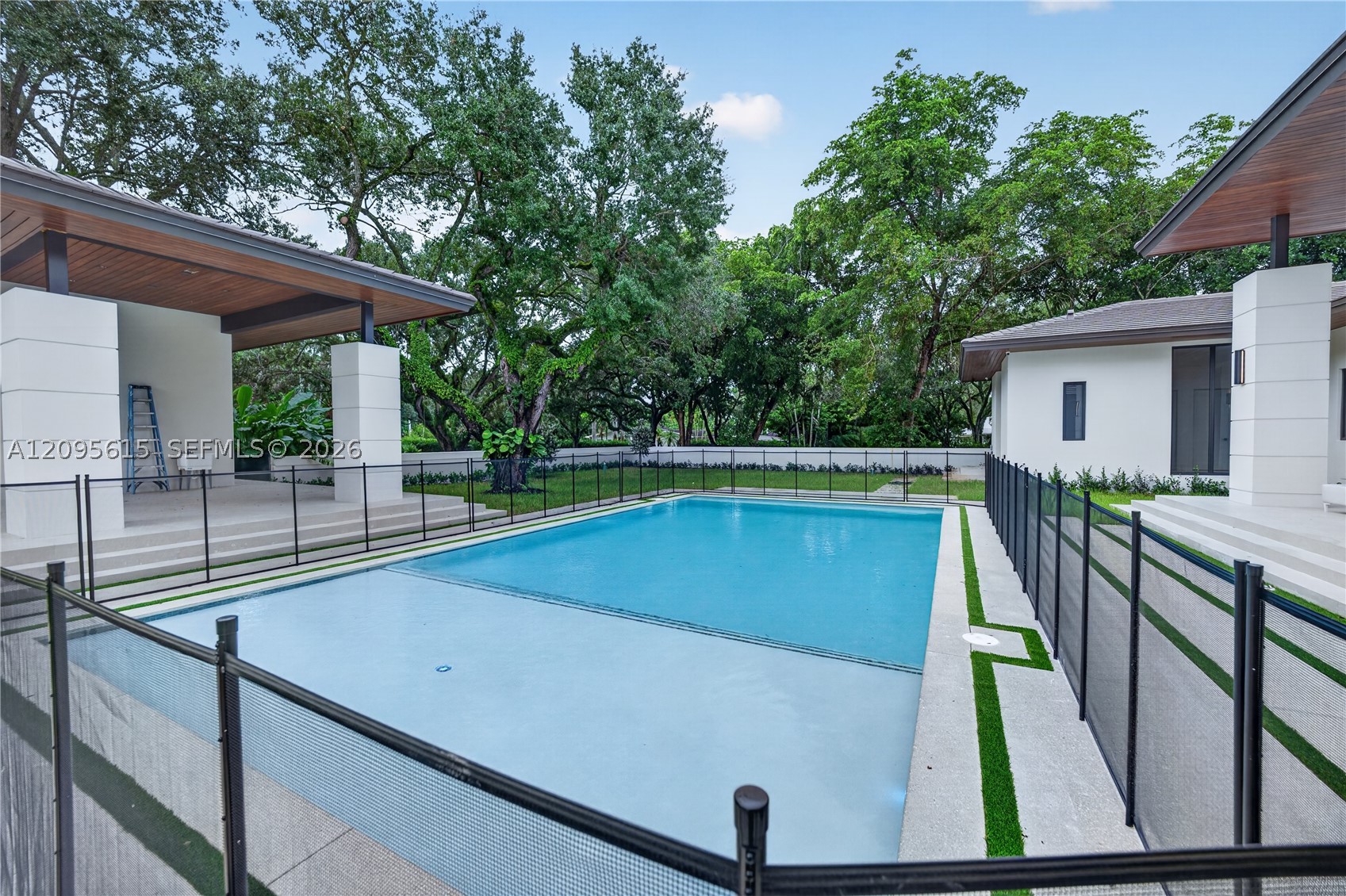 9999 SW 87th Ct Miami, FL 33176