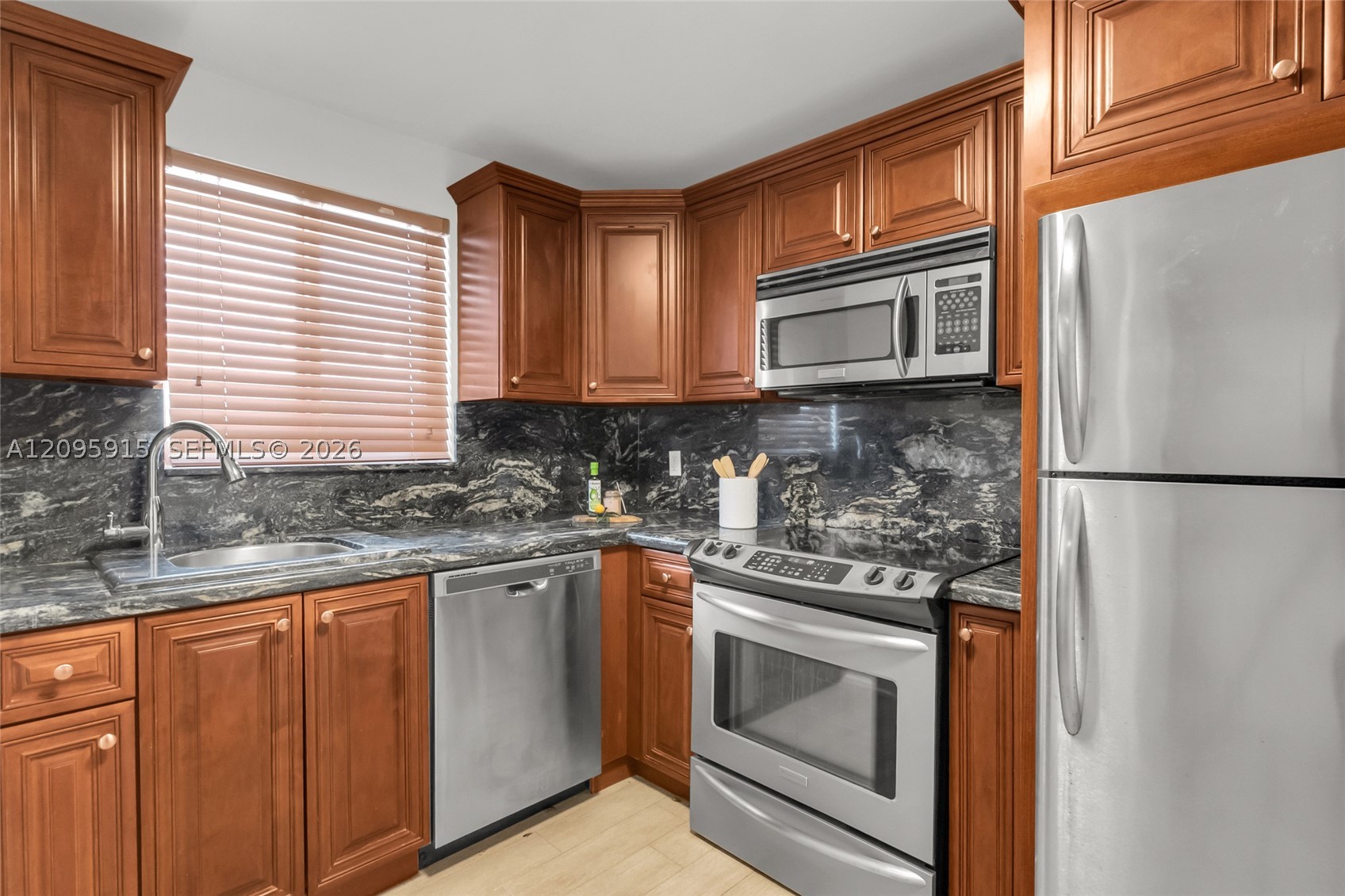 220 Washington Ave #5D Miami Beach, FL 33139